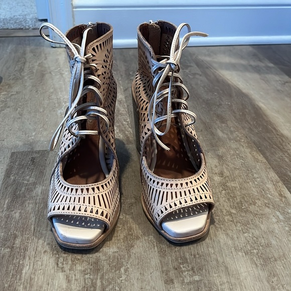 Jeffery Campbell cut out heels - Picture 2 of 5